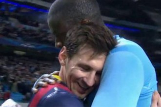 Côte dÂ’Ivoire : Ligue des champions, Yaya Touré sÂ’en prend à  lÂ’arbitre après la défaite contre Barcelone (2-0) 